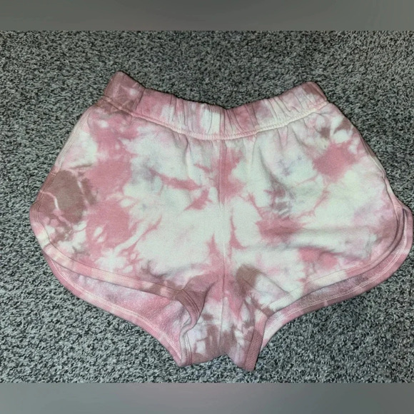 Pink tie dye 3” shorts with pockets - Picture 1 of 4